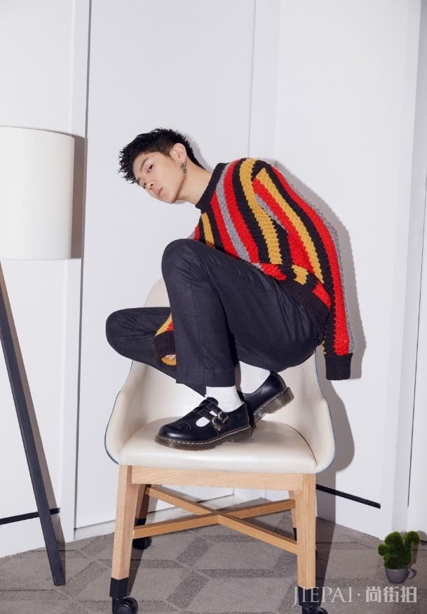 马伯骞拎个瘪气的皮球包?看到后笑喷了!